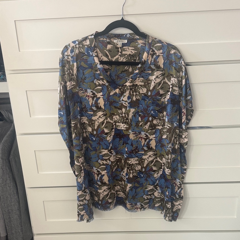 Floral V-Neck Long Sleeve Top